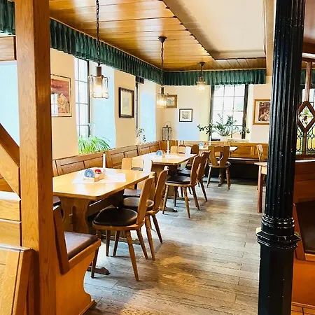 Maximo Am Koenigsberg Hotel *